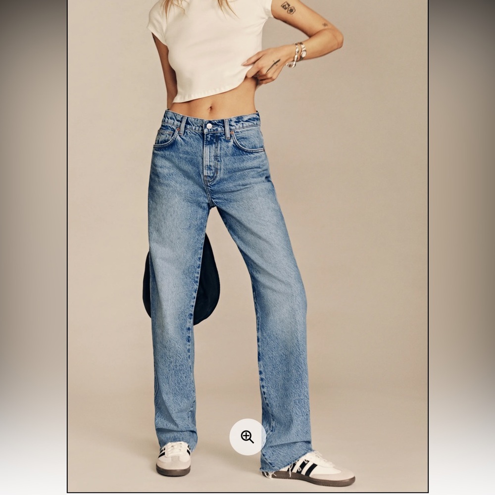 Val 90s Mid Rise Straight Jeans
